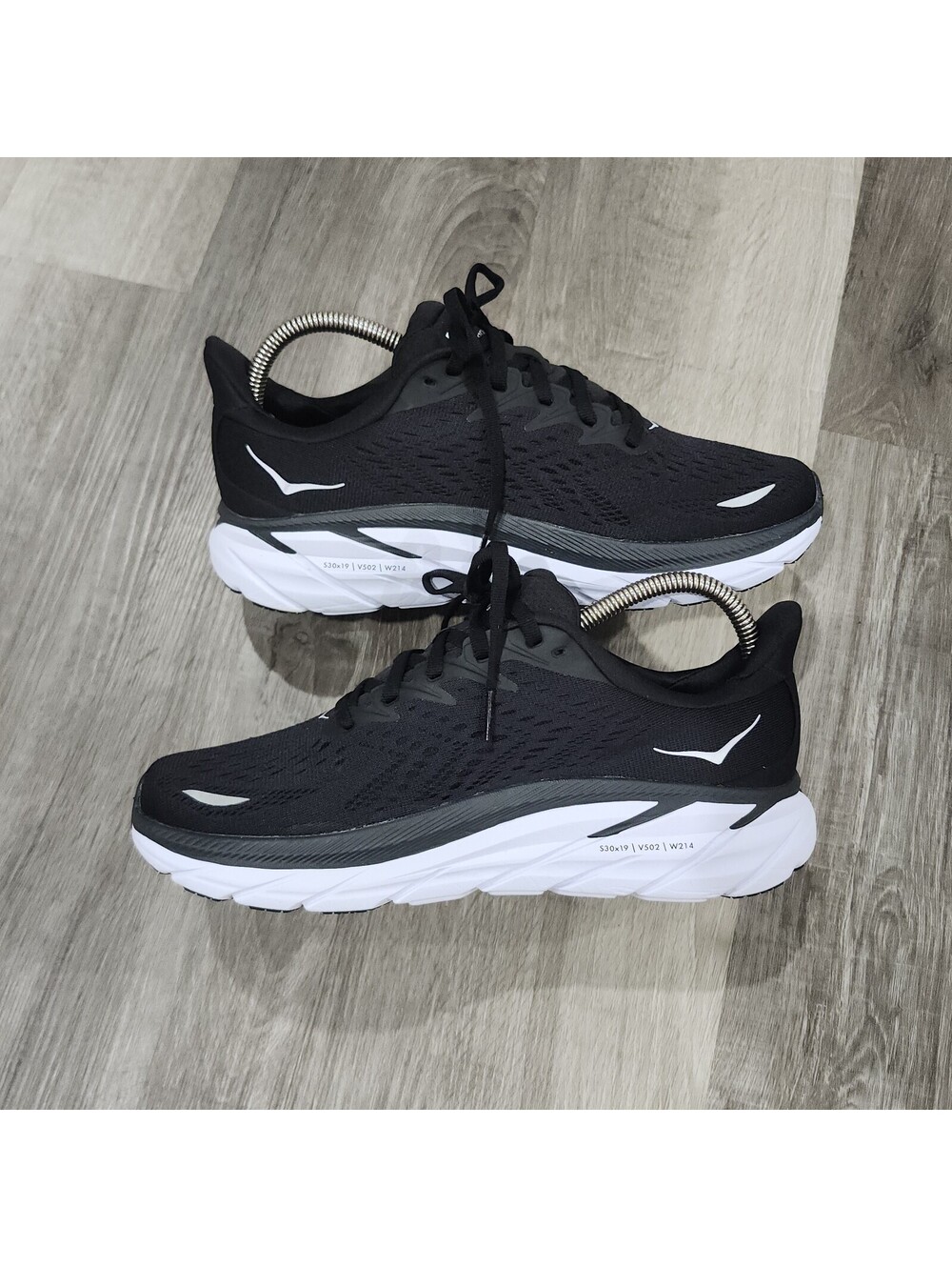 Hoka One One Clifton 8 Running Gym Shoes Womens 8.5B Black White 1119394 BWHT - Picture 2 of 7
